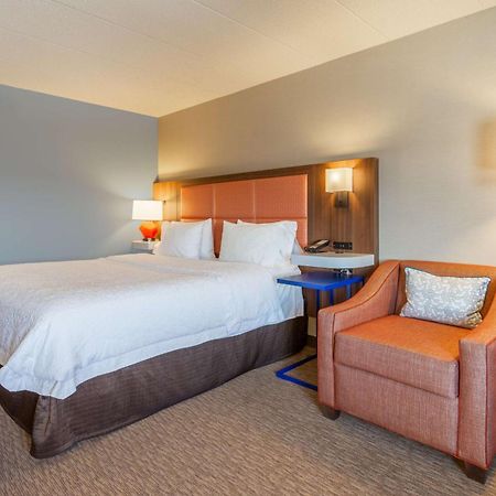 Hampton Inn Madison East Towne Mall Area Bagian luar foto