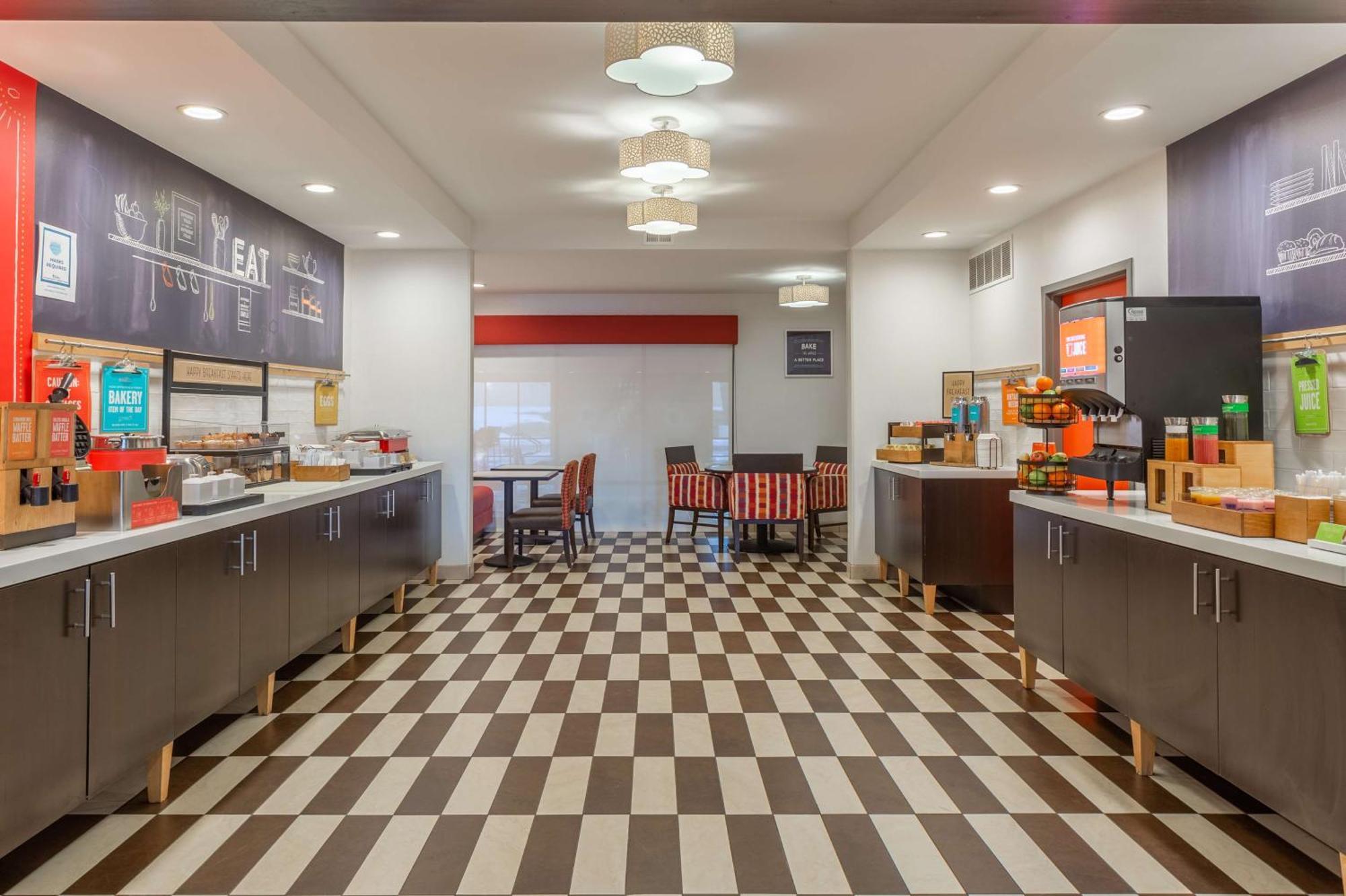 Hampton Inn Madison East Towne Mall Area Bagian luar foto