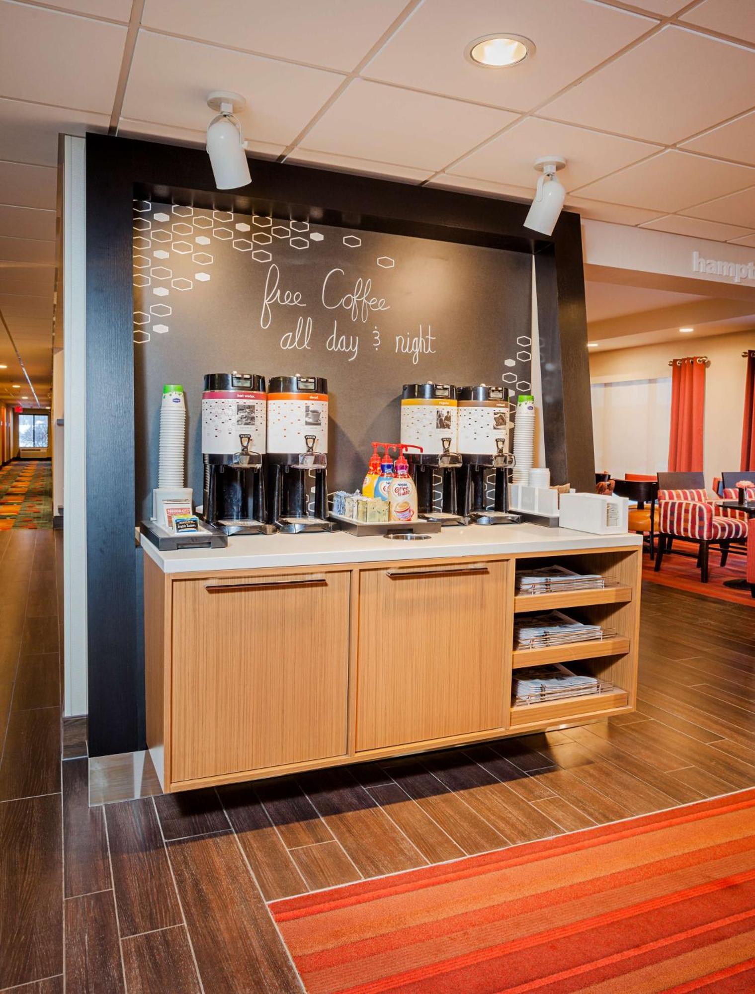 Hampton Inn Madison East Towne Mall Area Bagian luar foto