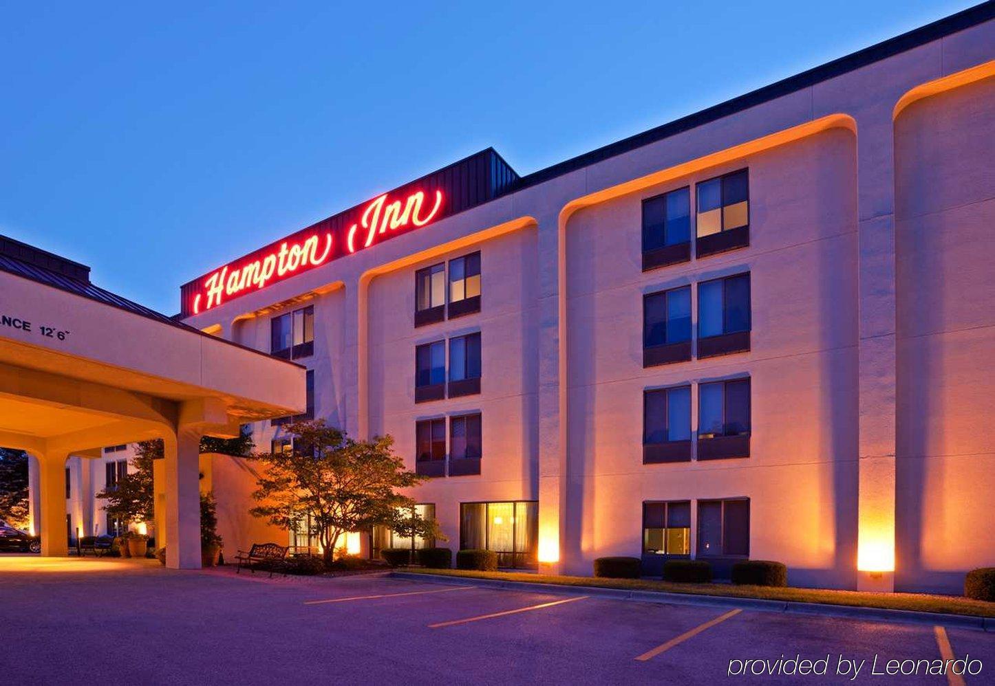 Hampton Inn Madison East Towne Mall Area Bagian luar foto